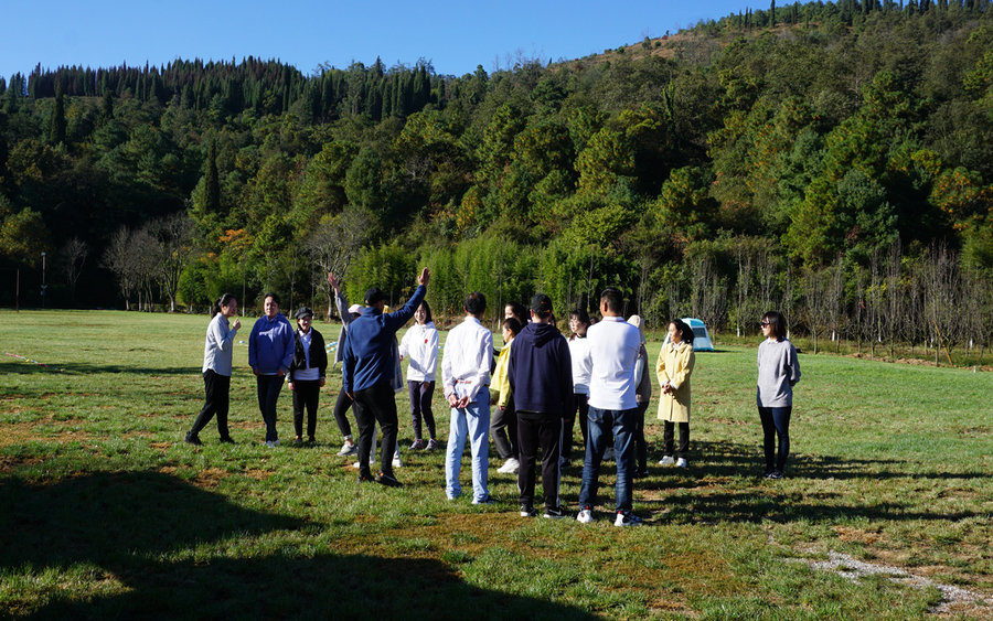 游记|指北针户外运动俱乐部12月1日亚索国际旅游团队拓展活动