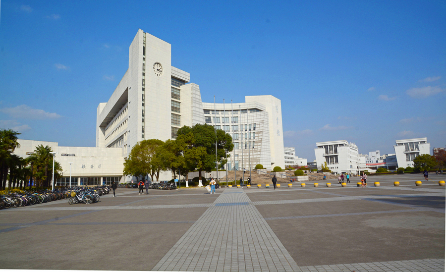 菊展季节 - 上海大学