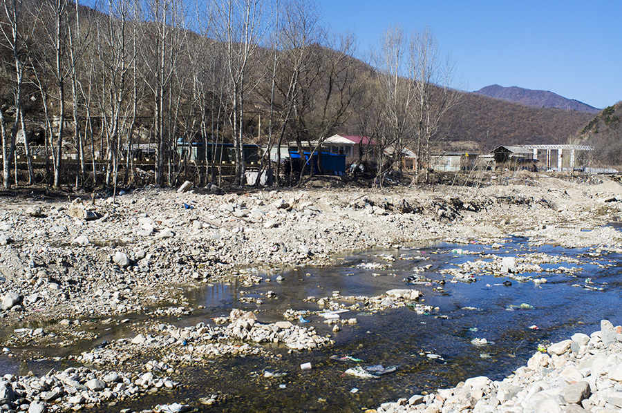 北方小山村