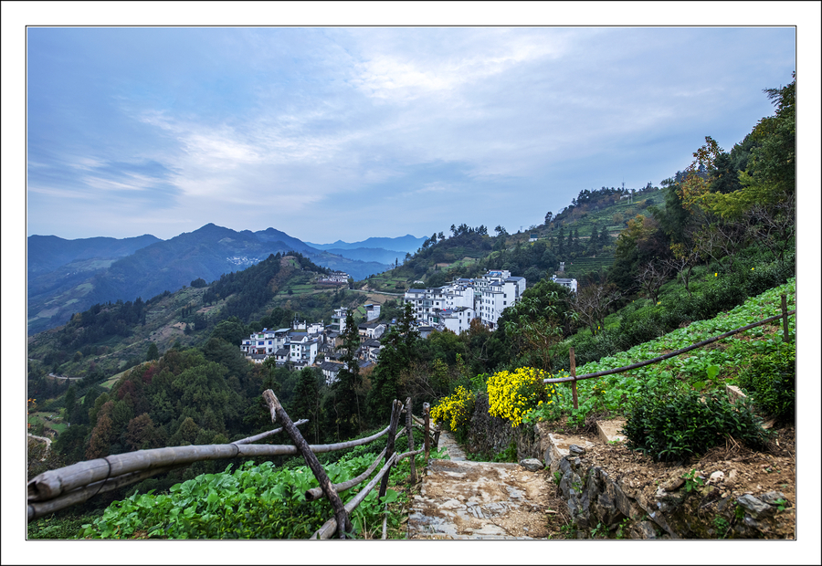 皖南山村-石潭(清晨(共 14 p)