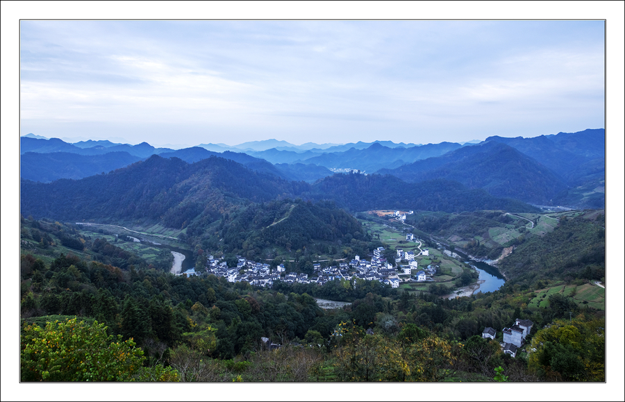 皖南山村-石潭(清晨(共 14 p)