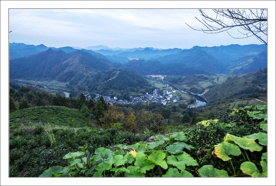 皖南山村-石潭(清晨(共 14 p)