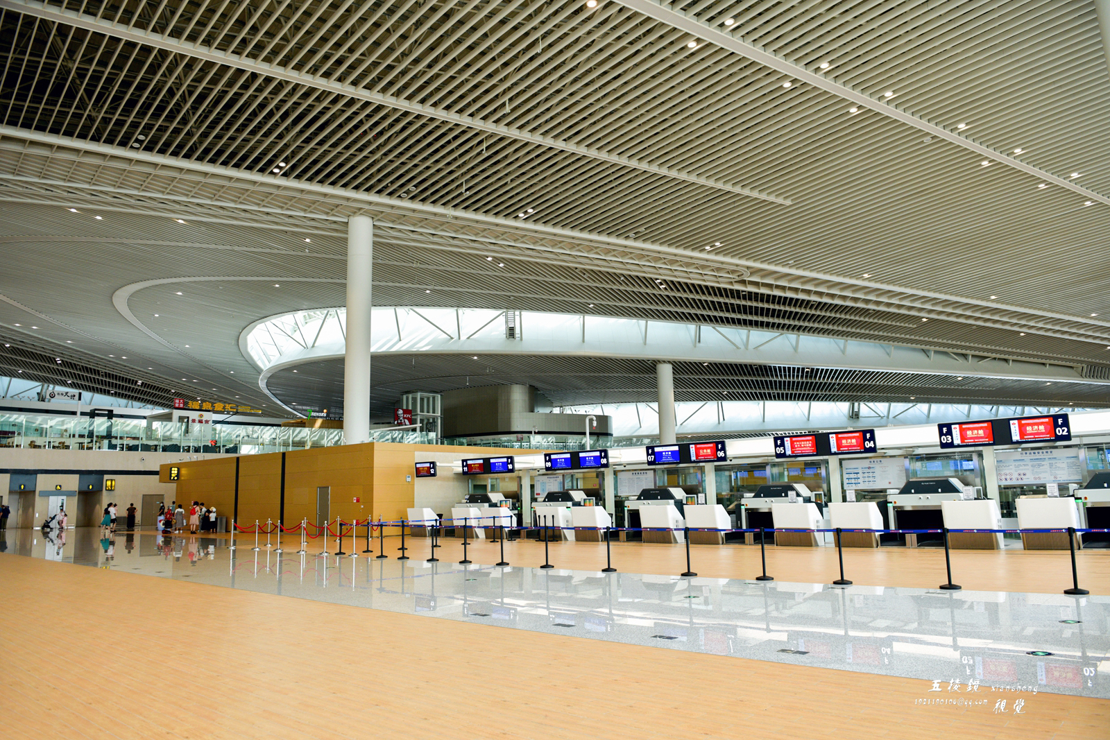 青岛胶东国际机场投运 超薄金属屋面可抗16级大风 - 民用航空网