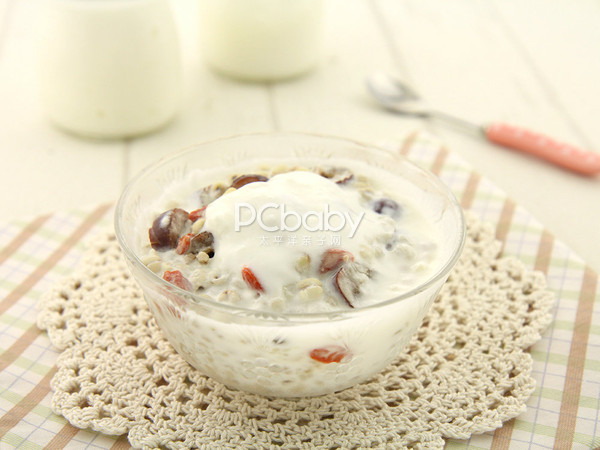 酸奶薏米红枣粥