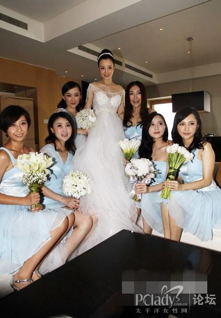 跪下吻美女的脚_男人跪下闻美女的脚_跪下亲美女的 ...