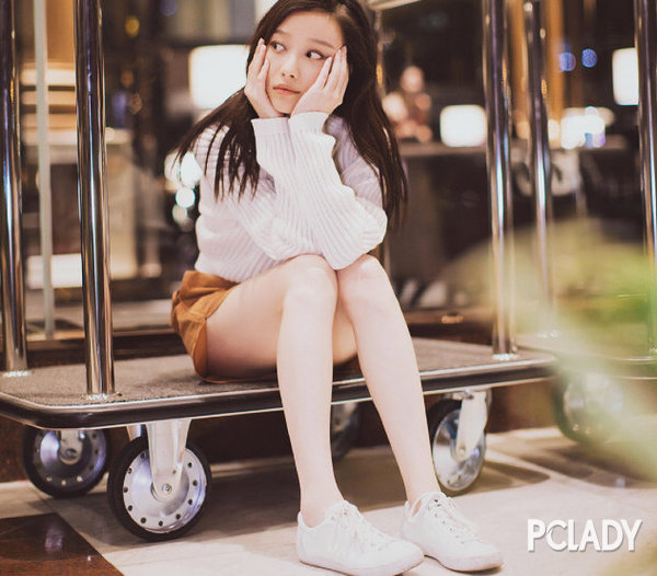 旅拍女神倪妮泰国街拍教你如何摆高逼格pose