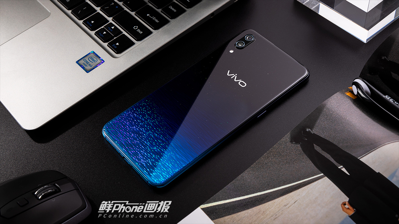 vivo x23幻彩版图赏:全息幻彩,让美感再进化