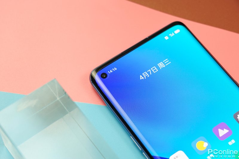 realme x7pro至尊版,realmex7pro至尊版 realme真我x7pro至尊版图赏轻薄双曲面设计潮玩配色别具一格