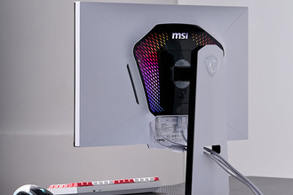 微星MPG 274URDFW E16M白龙图赏：纯白美学与硬核性能的视觉交响