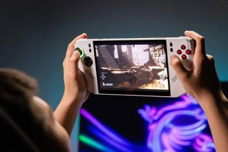 场景随心切换，游戏时刻在线！微星CLAW 8 掌机 锐龙版 多场景图赏：全天候高能相伴