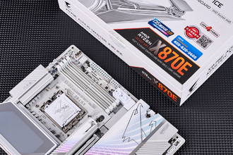 技嘉 X870E X3D 超级冰雕主板图赏：为 AMD X3D 而生！颜值与实力并存
