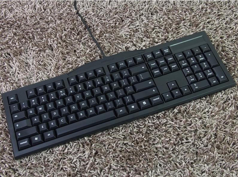 0 黑色黑轴 机械键盘是樱桃的一款半高键位的键盘,突破传统的高按键