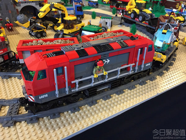 乐高博物馆:lego 乐高 重载火车 60098 2015下半年诚意之作