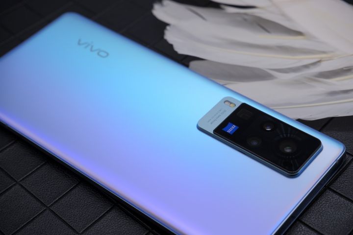 vivo x60 pro:蔡司镜头 二代微云台=专业影像旗舰