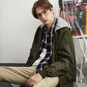 唐狮623310052406男款时尚夹克棒球服568元