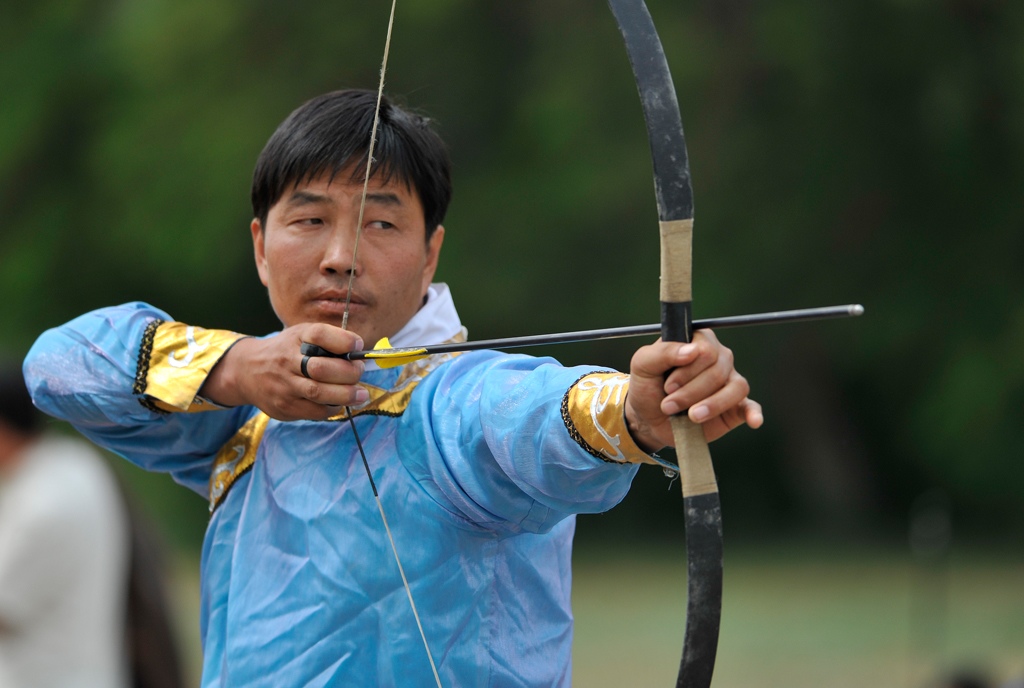 锡伯族射箭,写家谱