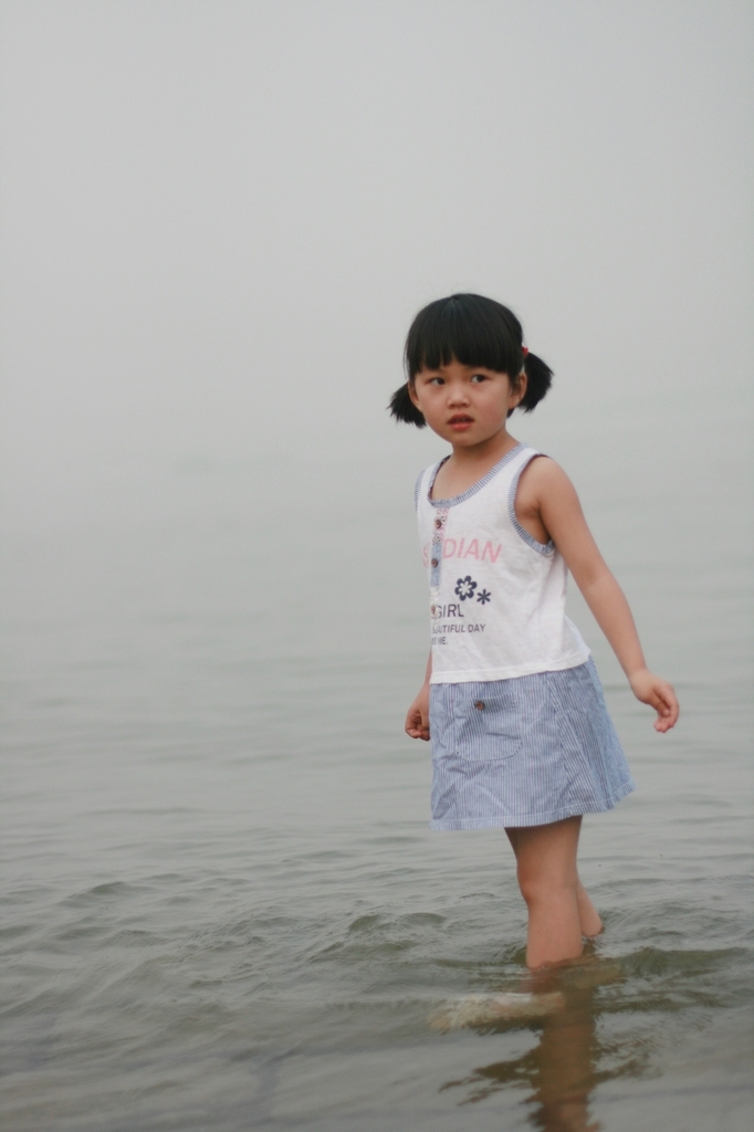 端午节拍小女孩儿