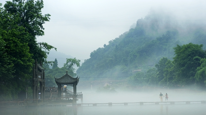 烟雨柳江