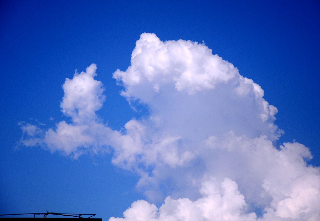 天空飘来一朵云都是爱你的形状|摄影|风光摄影|云淡风轻iam - 原创作品 - 站酷 (ZCOOL)