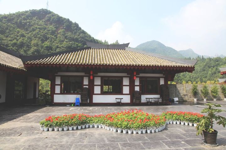 【中国鹤鸣发源地--四川省.大邑县道教山道源圣荷尔蒙小姐游戏攻略图片