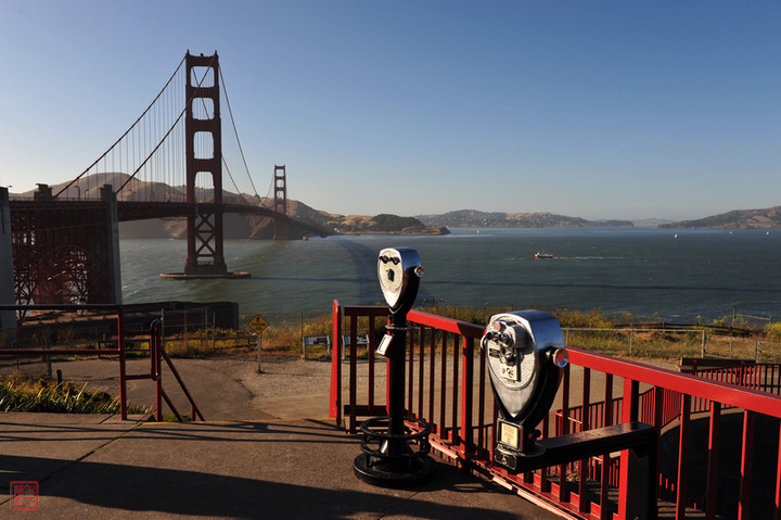 【美国旧金山景点--金门大桥、九曲花街摄影图