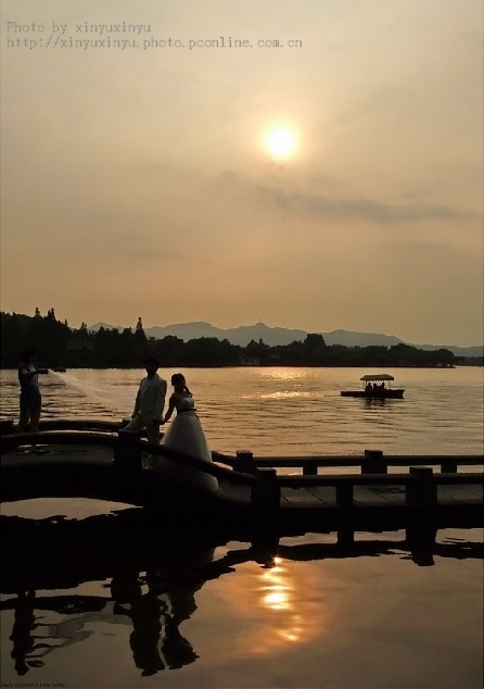 夕阳下的杭州西湖