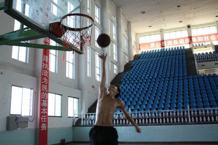 【2010篮球夏令营学生训练剪影二摄影图片】