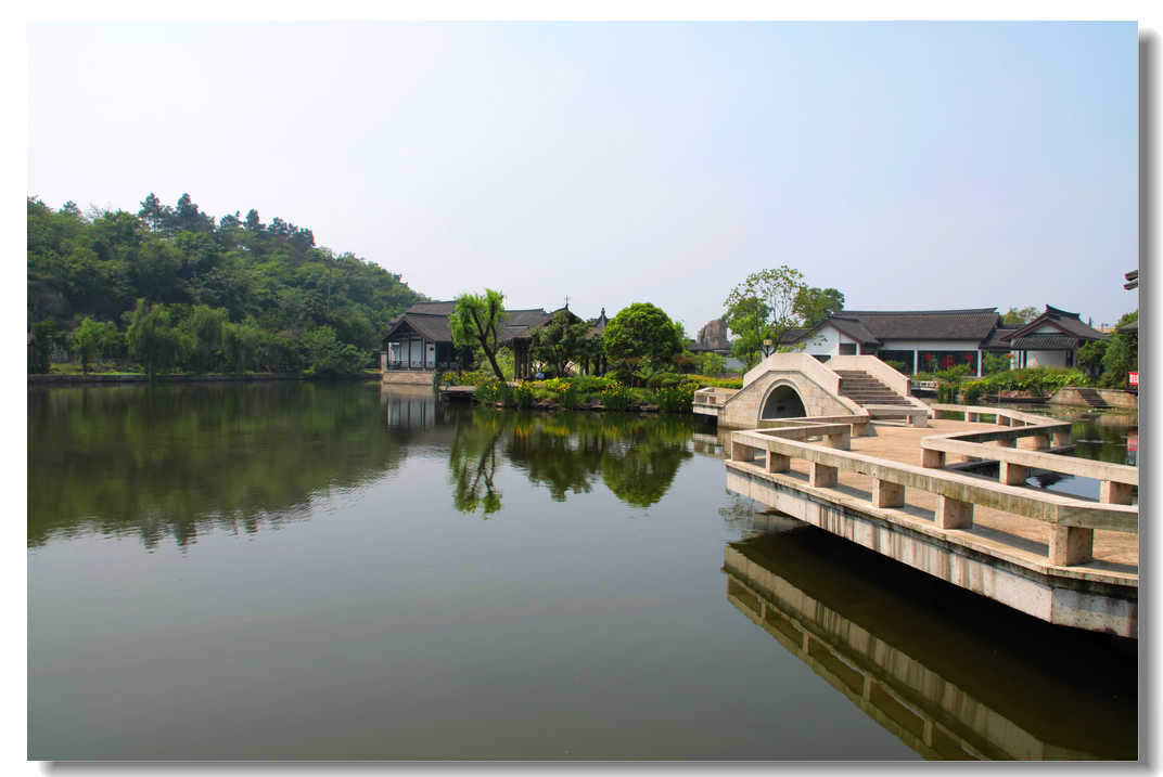 绍兴东湖风景区