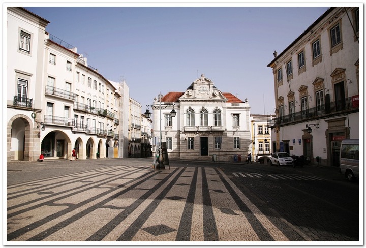 【葡萄牙小镇--埃武拉 人骨教堂摄影图片】葡萄