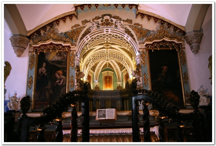 【葡萄牙小镇--埃武拉 人骨教堂摄影图片】葡萄