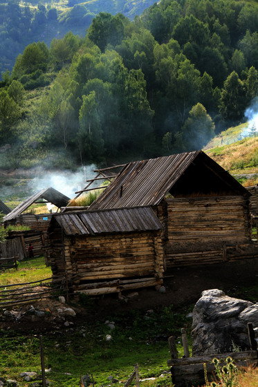 多彩的小山村