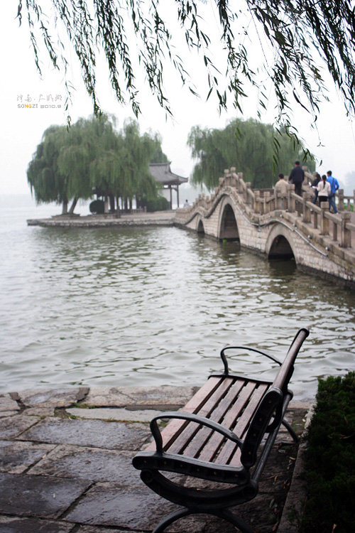 济南. 大明湖畔