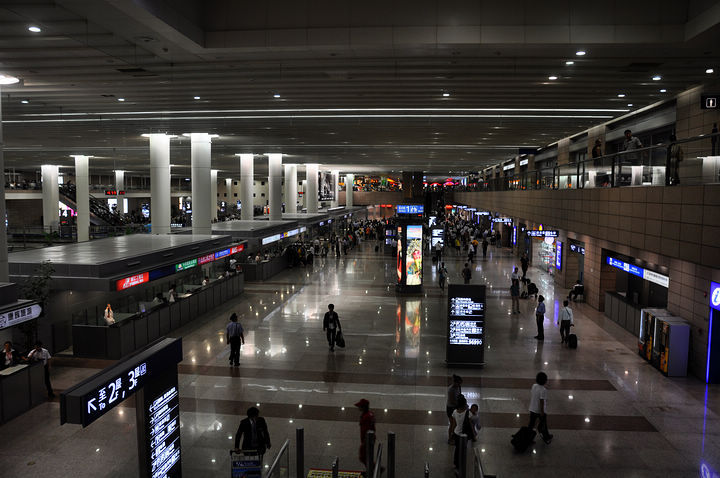 【浦东国际机场第二航站楼随拍摄影图片】上海