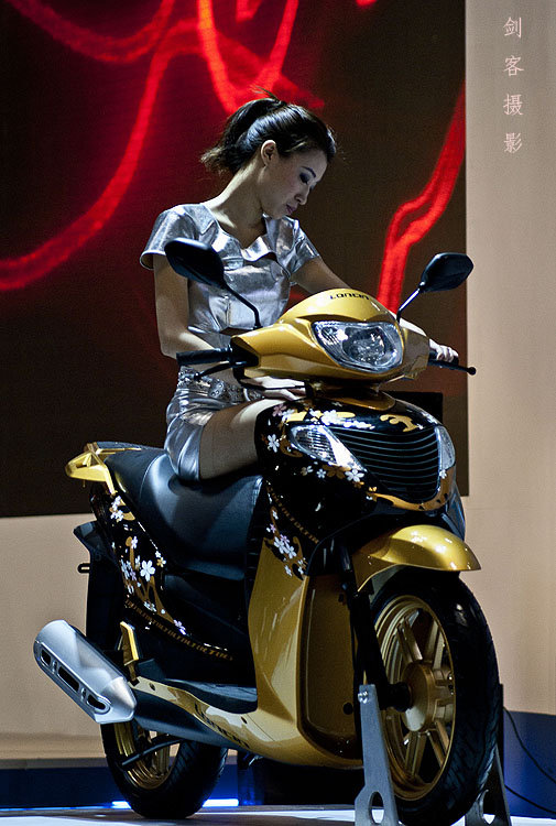 【2010重庆国际摩托车展【美媚篇】摄影图片