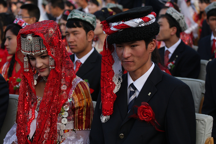 美丽的塔吉克族新娘