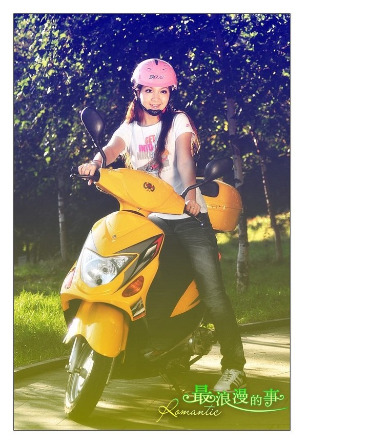 【漂亮女孩---与心爱的摩托车摄影图片】靖宇山