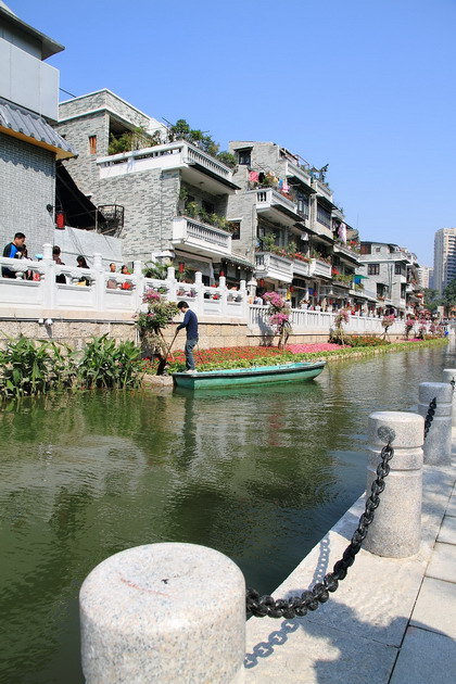 一湾溪水绿  两岸荔枝红--荔湾涌揭盖复涌纪实