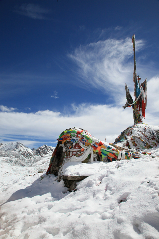 雪霁折多山