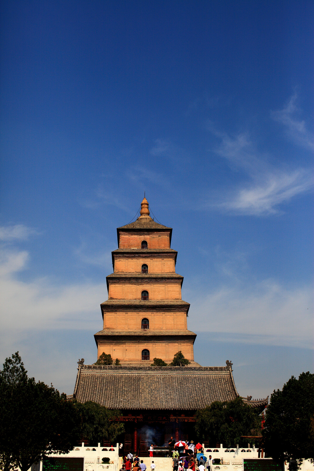 西安城牆中國建築最大的紀念碑西安城牆 照片背景圖桌布圖片免費下載 - Pngtree