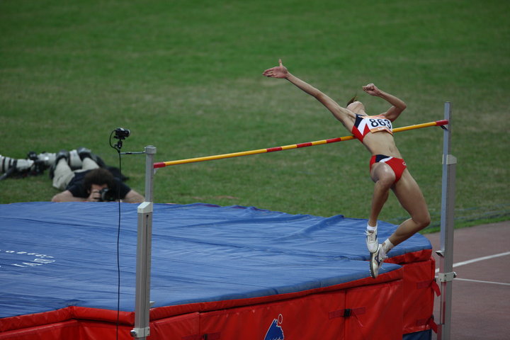 【亚运会--女子跳高决赛摄影图片】广州奥体中