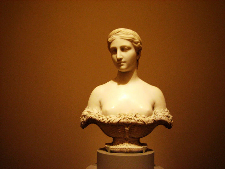 美国费城博物馆内汉白玉人像雕塑