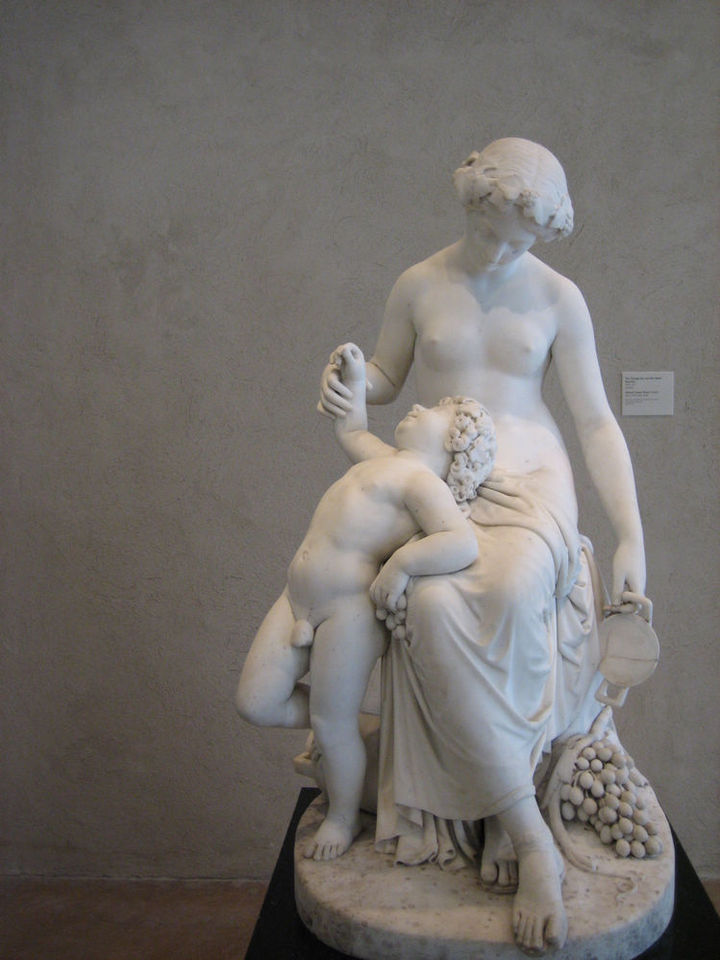 美国费城博物馆内汉白玉人像雕塑