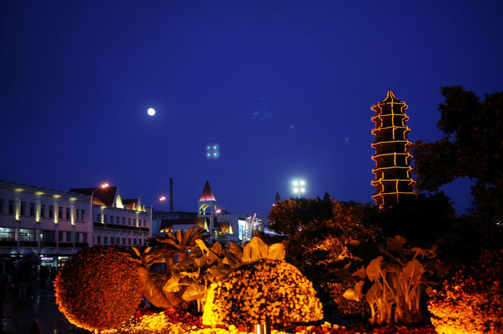 天津塘沽外滩美丽的夜景