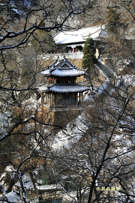 千山雪景