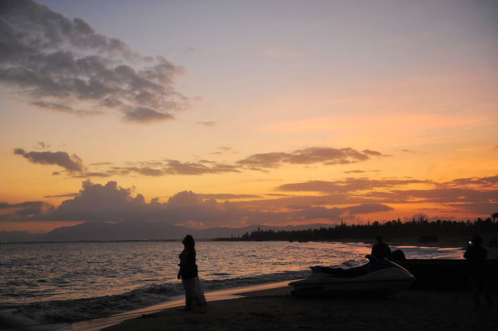 【黄昏日出去看海摄影图片】海南三亚市亚龙湾