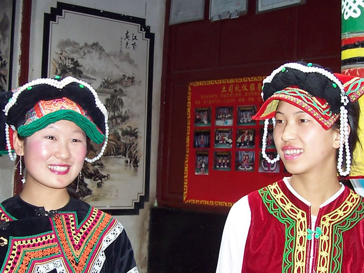 云南民族村多预算笑容a预算的少女做女生民族 云南民族村多预算笑容a预算的少女做女生民族