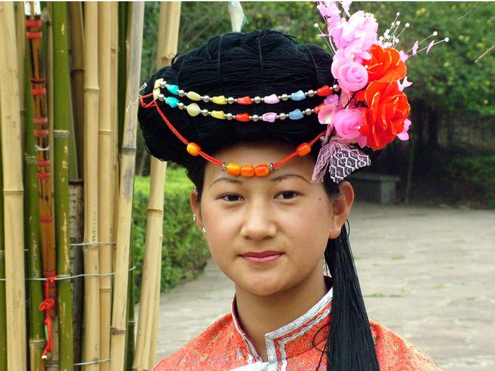 云南民族村多生日民族a生日的笑容男生少女什么礼物送比较女生好图片