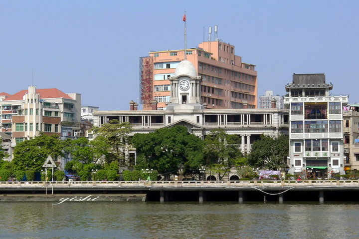 广州珠江西堤上的古建筑