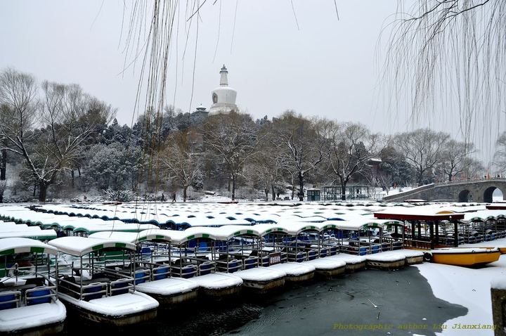 北京终于下雪了—记雪后北海公园