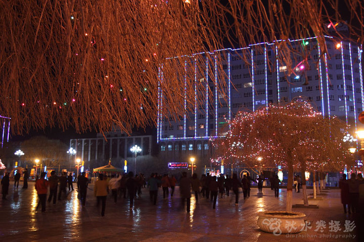 【2011兔年阿图什市广场摄影图片】新疆阿图